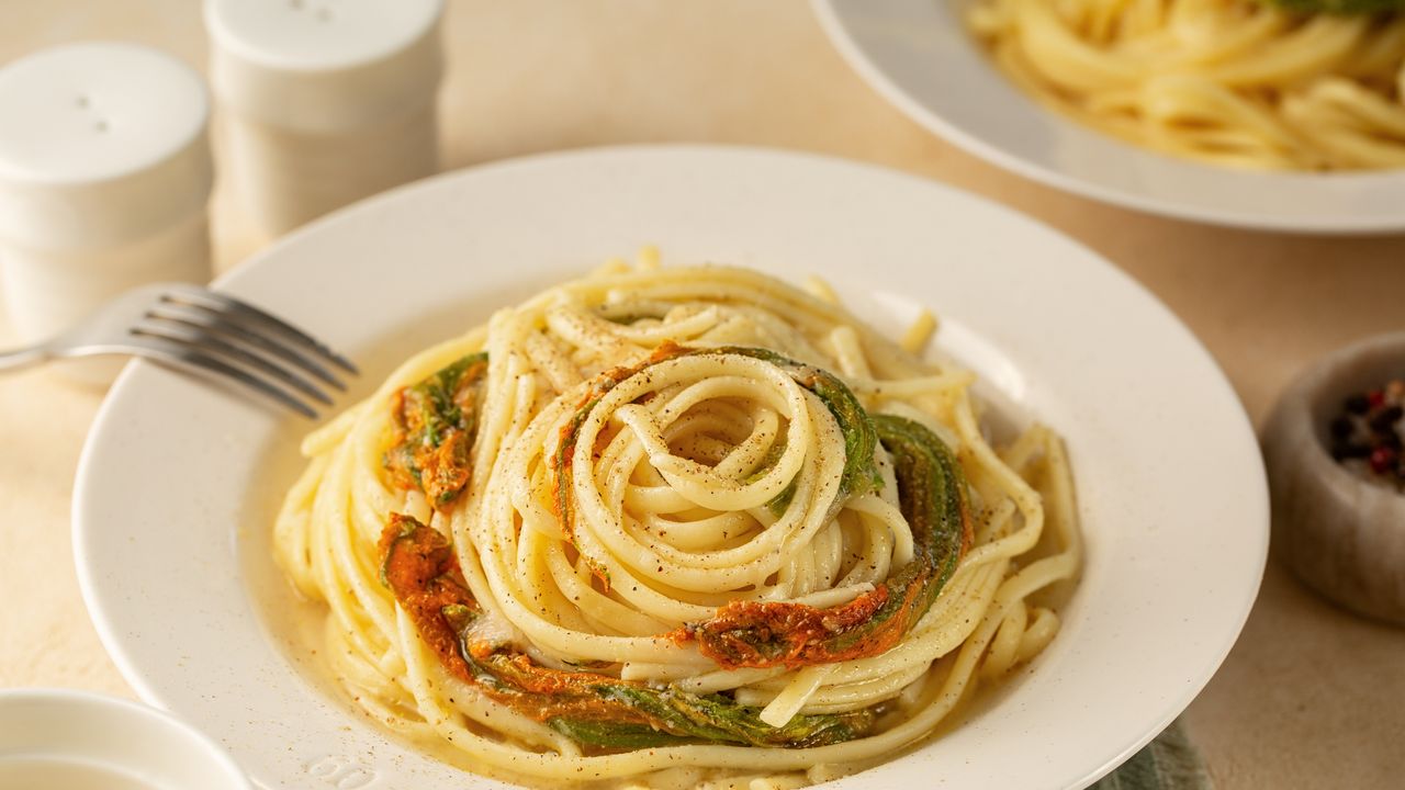 Flores de abóbora de massas e abobrinhas cremosas: a receita perfeita