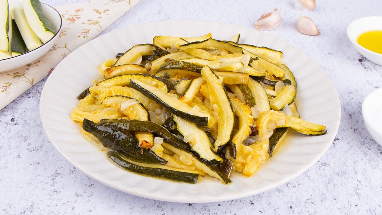 A receita para o prato doce e azedo fácil e saboroso