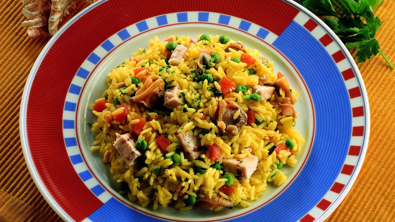 Receita Salada de arroz açafrão com peixe