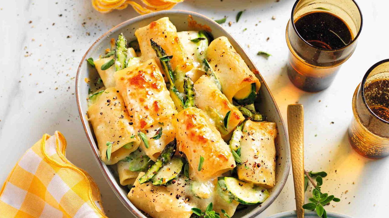 Receita de Paccheri assado com aspargos e abobrinha
