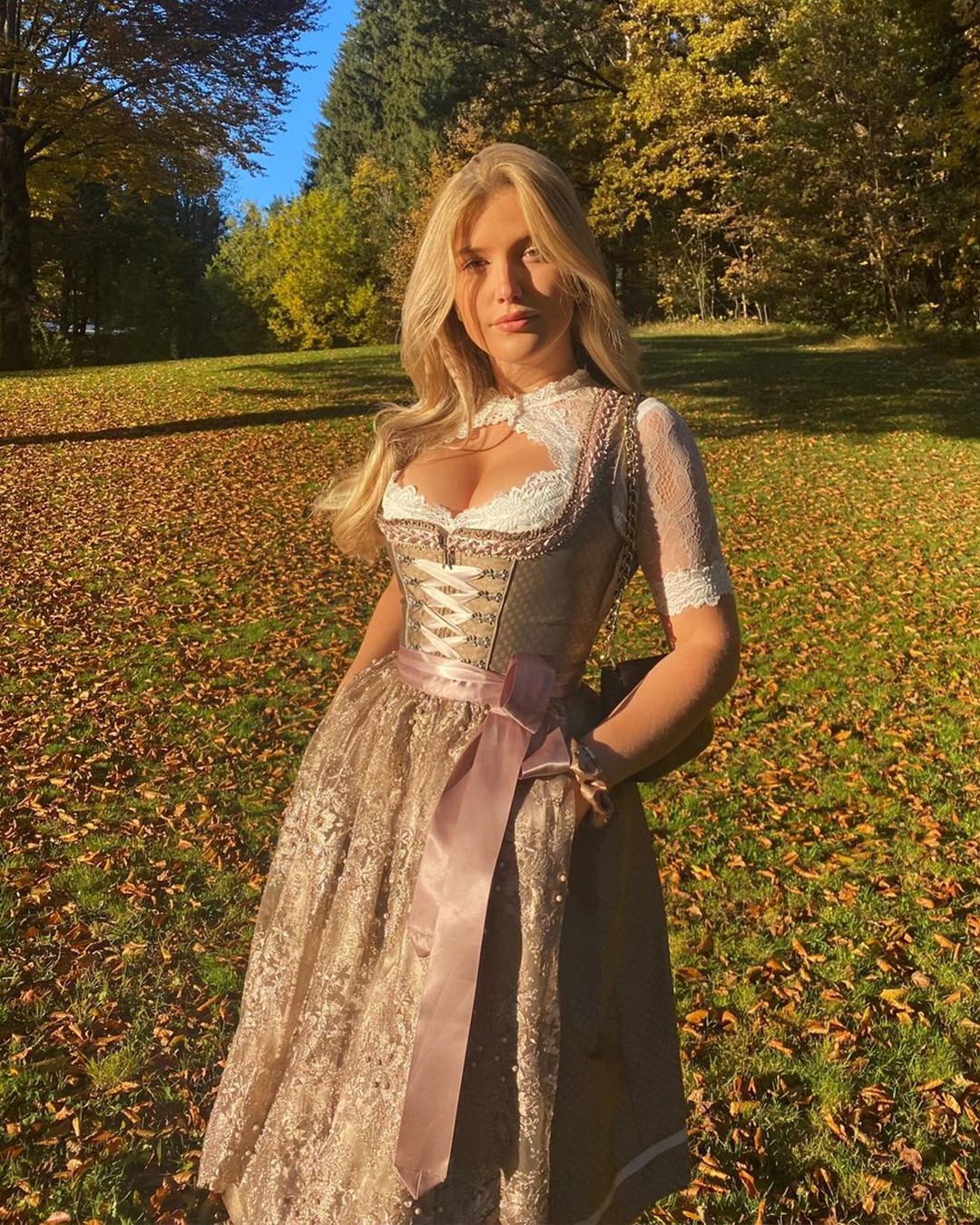 Dirndl kaufen » Entdecke die schönsten Dirndl 2026!